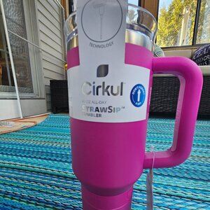 NWT Cirkul 40oz StrawSip Stainless Tumbler Bright Pink